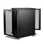 Tripp Lite Gabinete de Rack 24U, max. 453.6KGs, para Instalación Vertical en Rack – con Rieles Delanteros y Traseros Ajustables